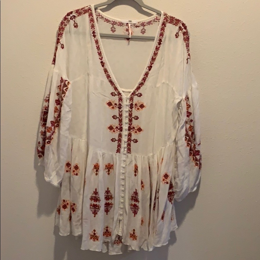 Free People size M oversized top w/balloon sleeve.​​​​​​​​​​​​​​​​​​​​​​